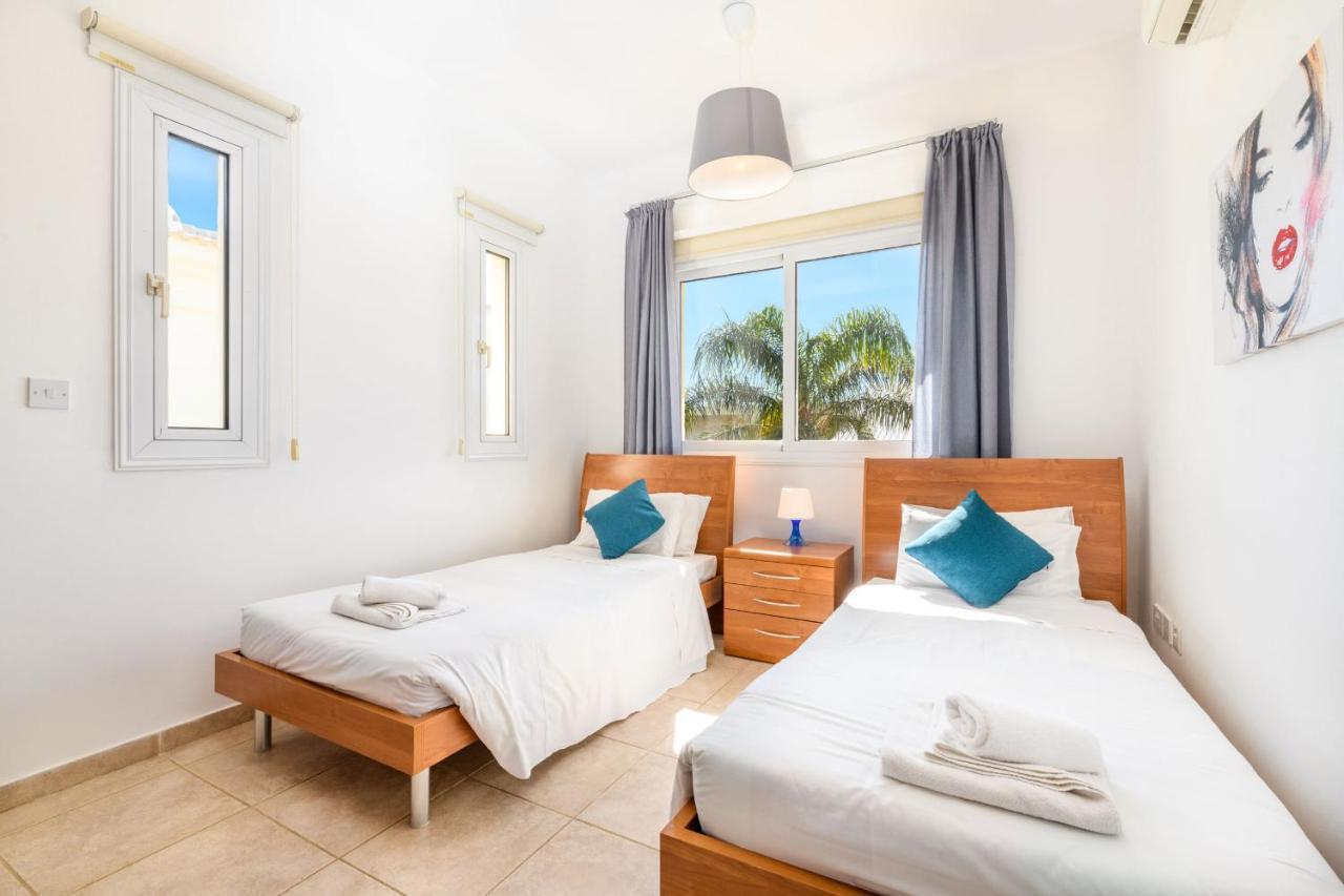Villa Oscar Protaras Exterior photo